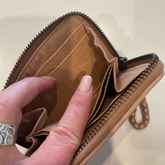 Latico  card leather woven wallet - Picture 4 of 4